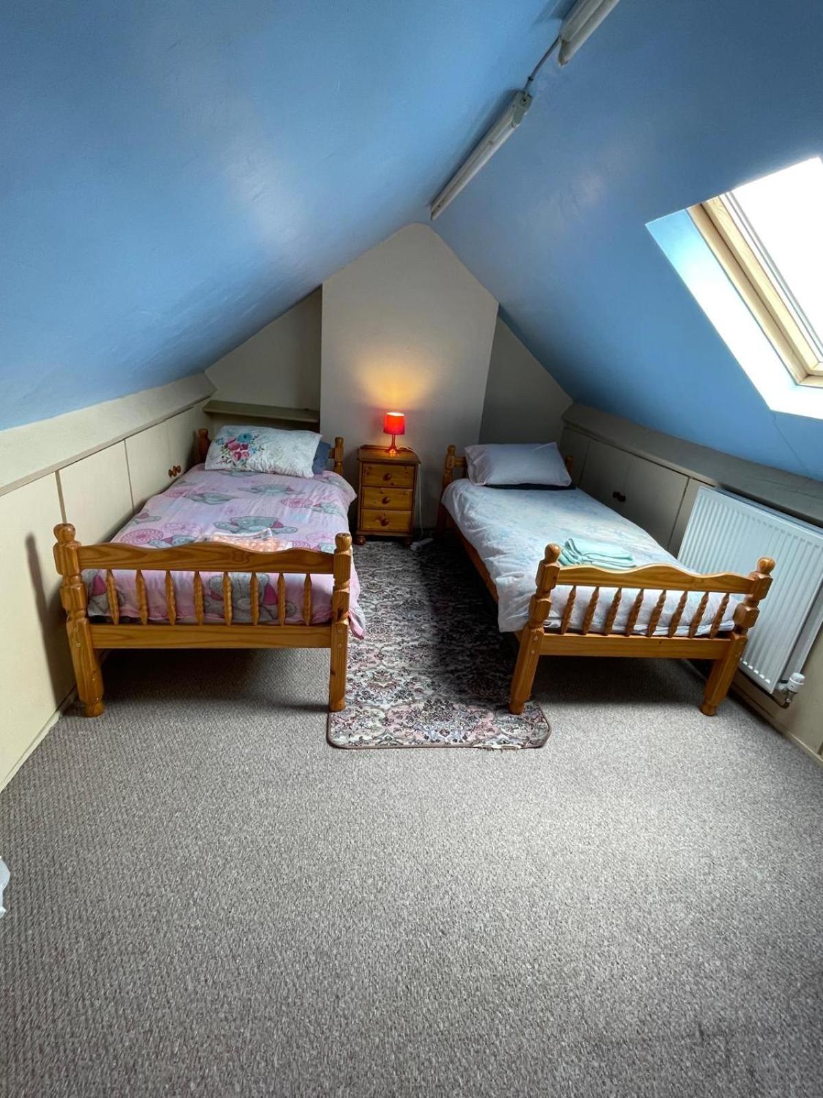 Room Only Guest Accommodation, Guest House Self Catering Bangor (Gwynedd) Exterior foto